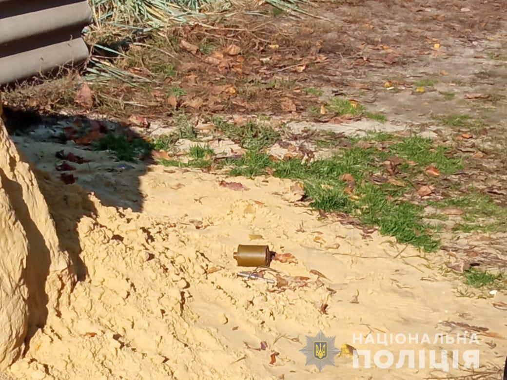 В Харькове задержали ранее судимого мужчину, который грозился взорвать гранату. Фото: Нацполиция